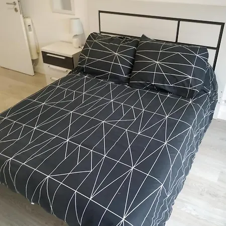 Traviesas Proximo A La Playa Facil Aparcamiento. 8 Huespedes. *